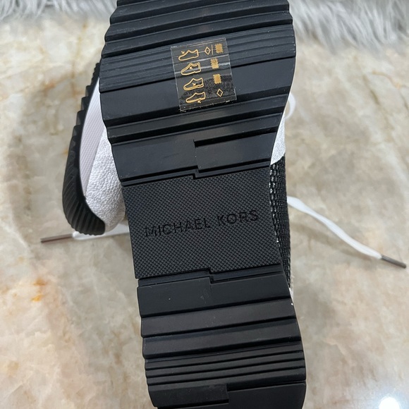 Michael Kors Allíe Women’s Low Top Sneakers White/Black. NEW - Picture 7 of 7